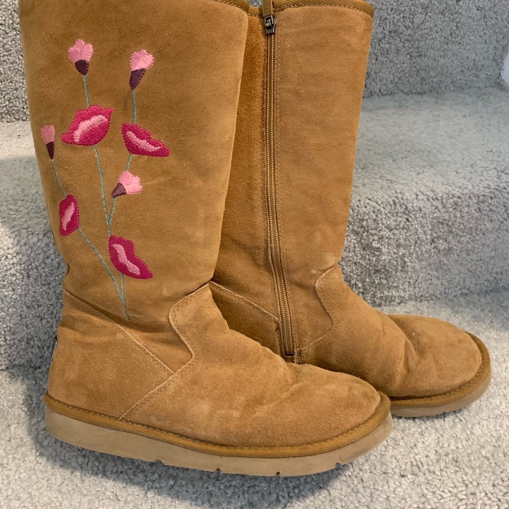 Ugg Boots. Floral Print.